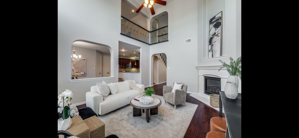 3250 Woodbine Trail