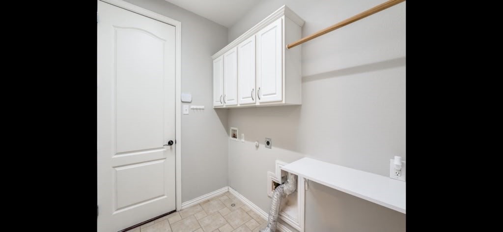 3250 Woodbine Trail