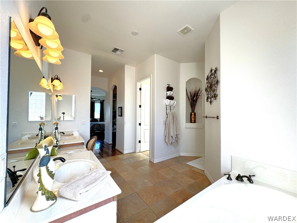 2619 Rolling Hills Road