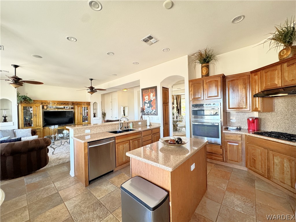 2619 Rolling Hills Road
