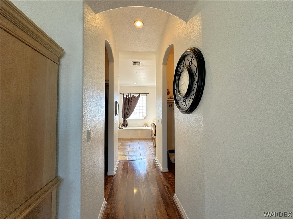 2619 Rolling Hills Road