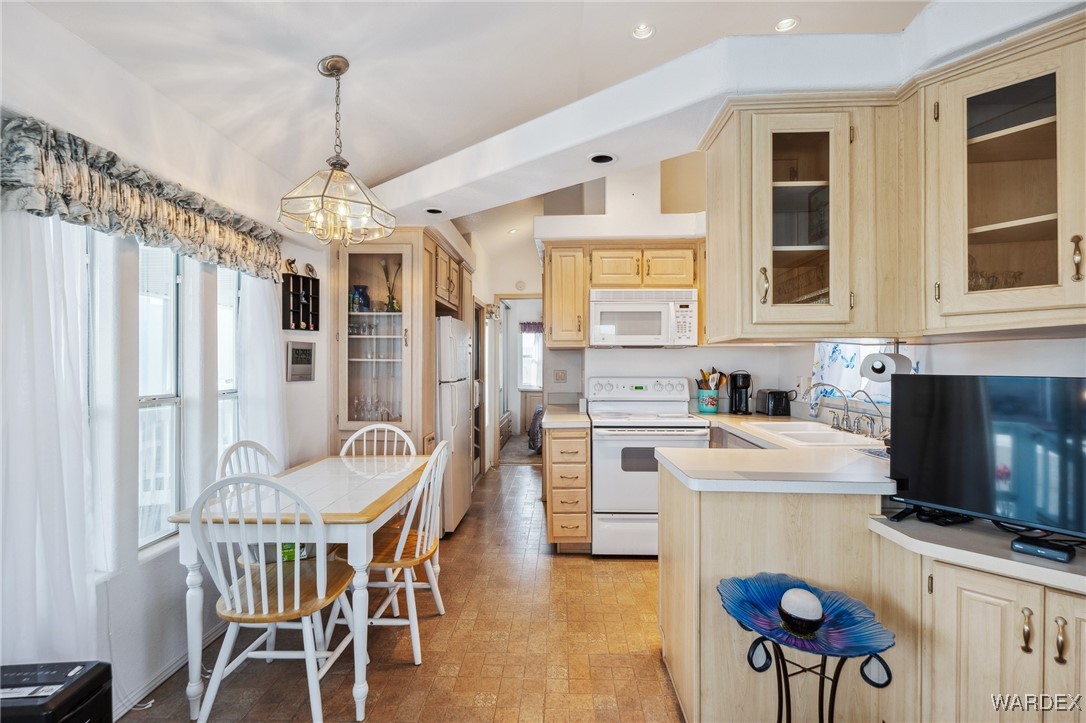 2000 Ramar Road 358
