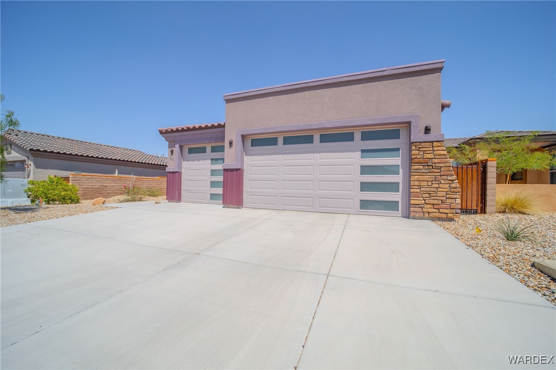 842 Onate Court