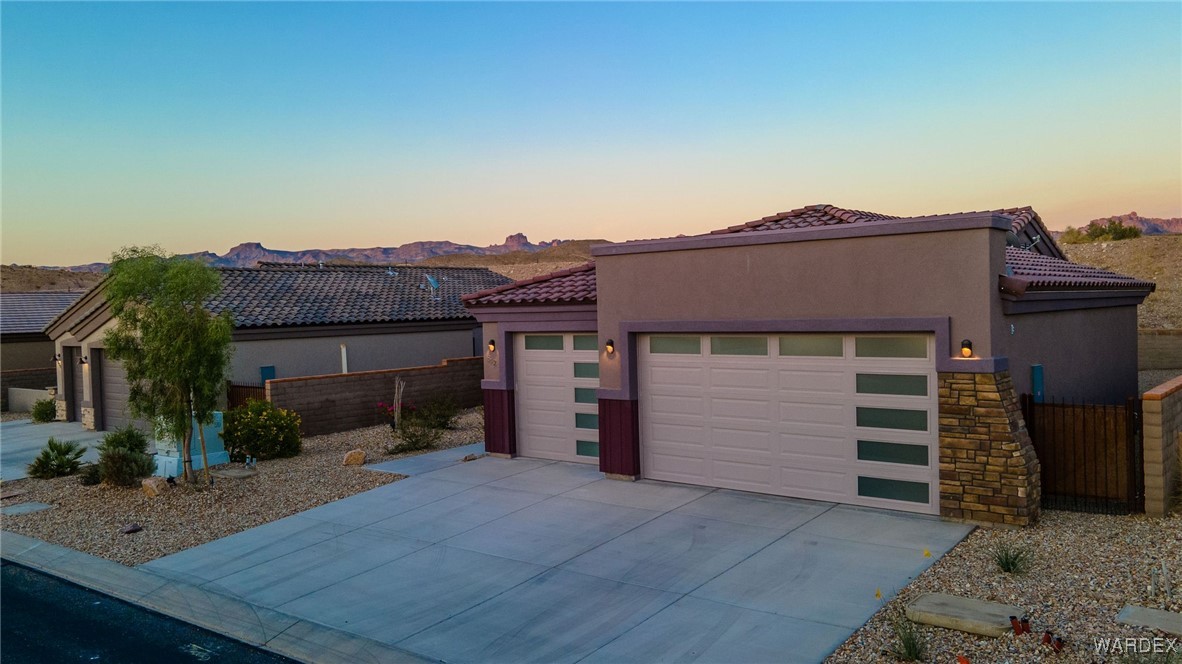 842 Onate Court