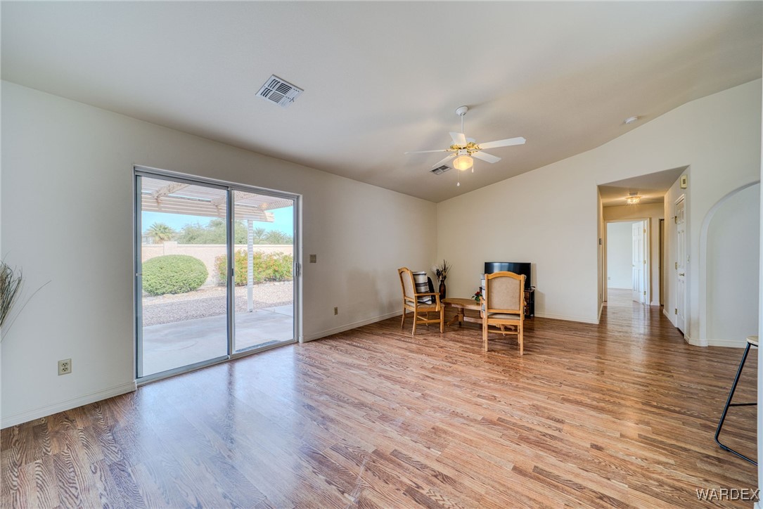 1927 E Leisure Lane