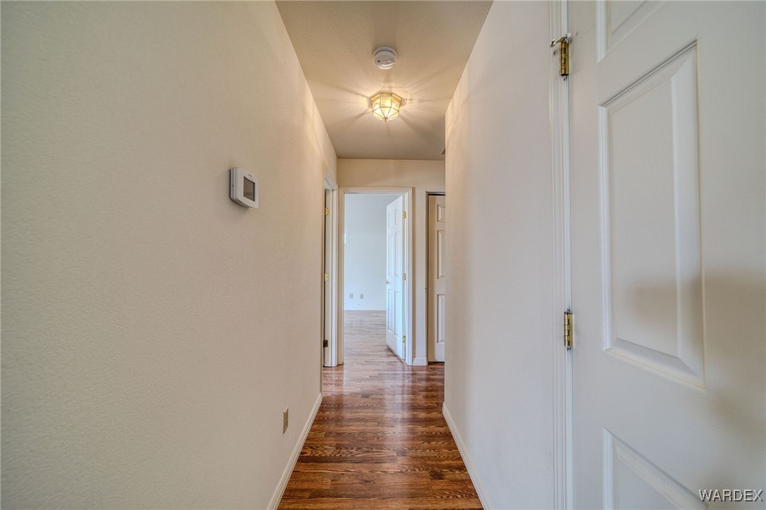 1927 E Leisure Lane