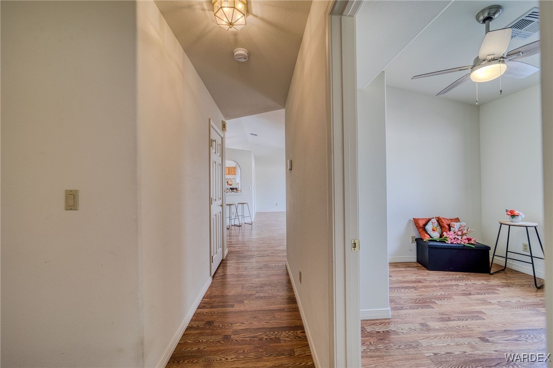1927 E Leisure Lane