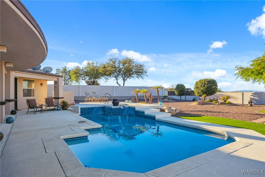 2892 Cresthill Dr.