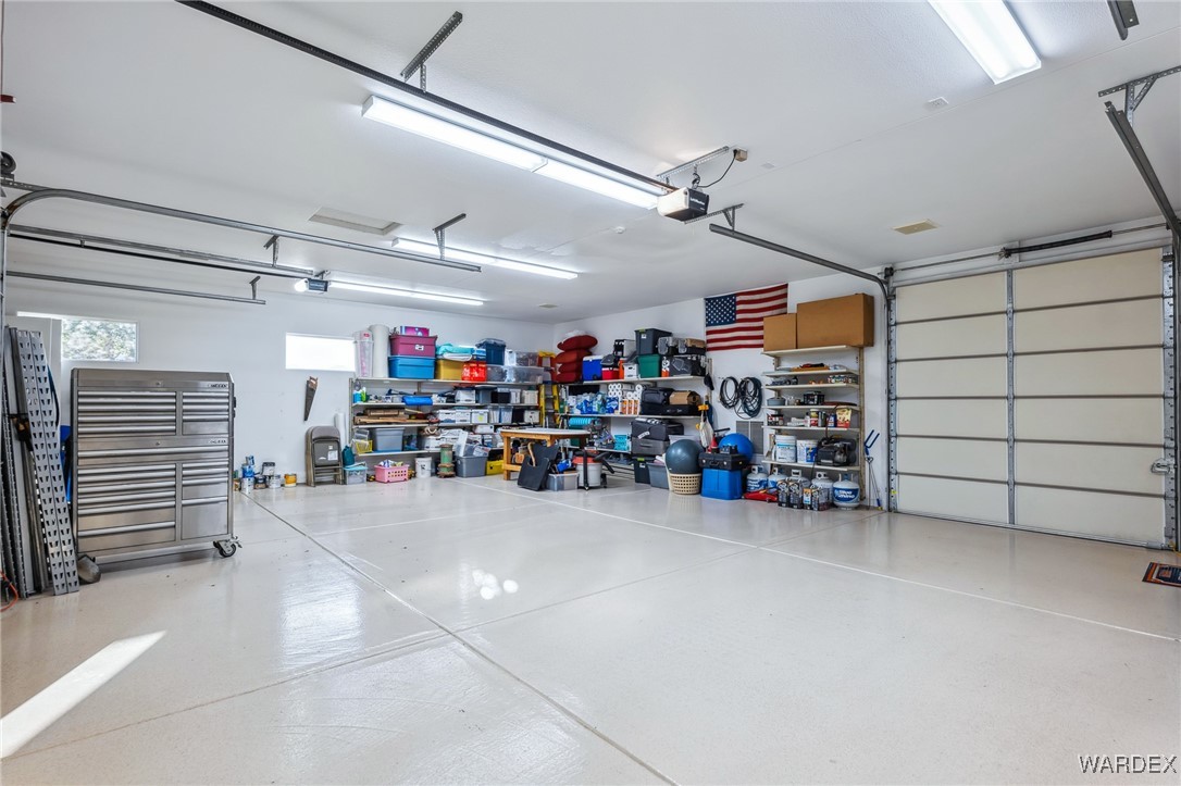 2892 Cresthill Dr.