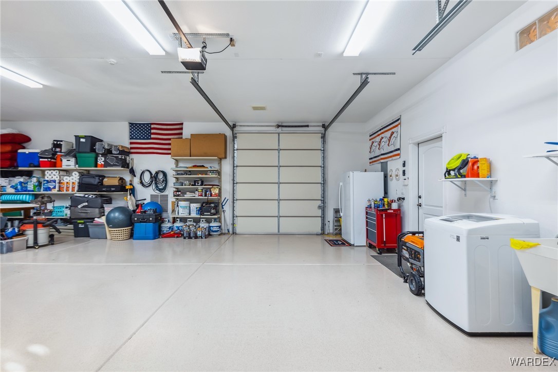 2892 Cresthill Dr.