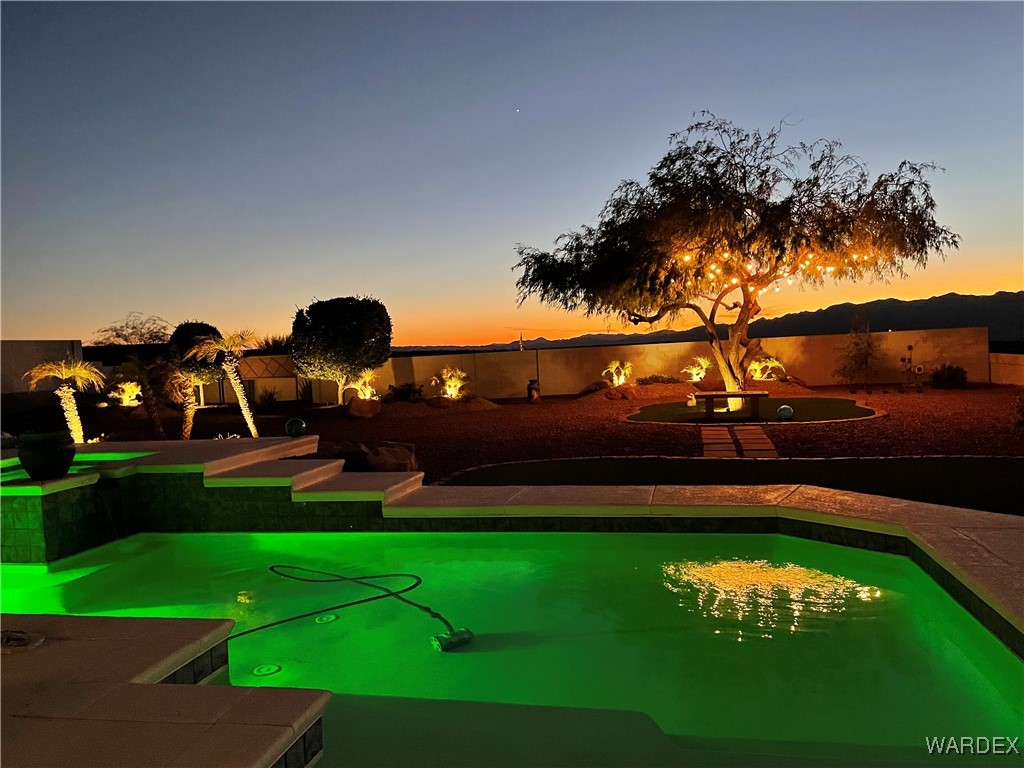 2892 Cresthill Dr.