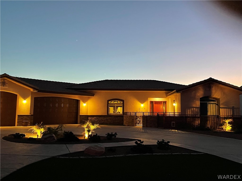 2892 Cresthill Dr.