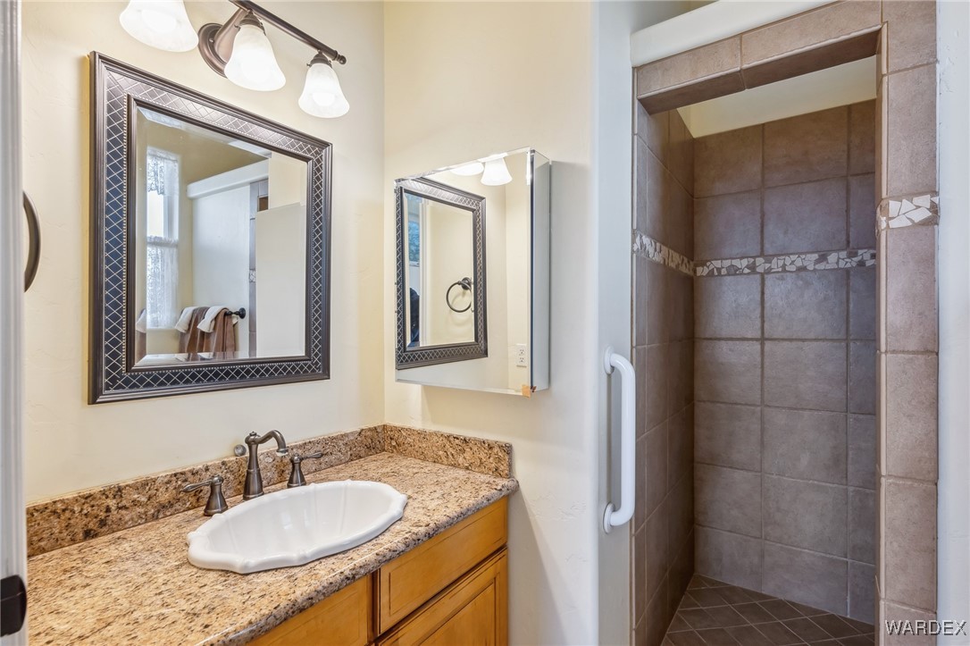 2892 Cresthill Dr.