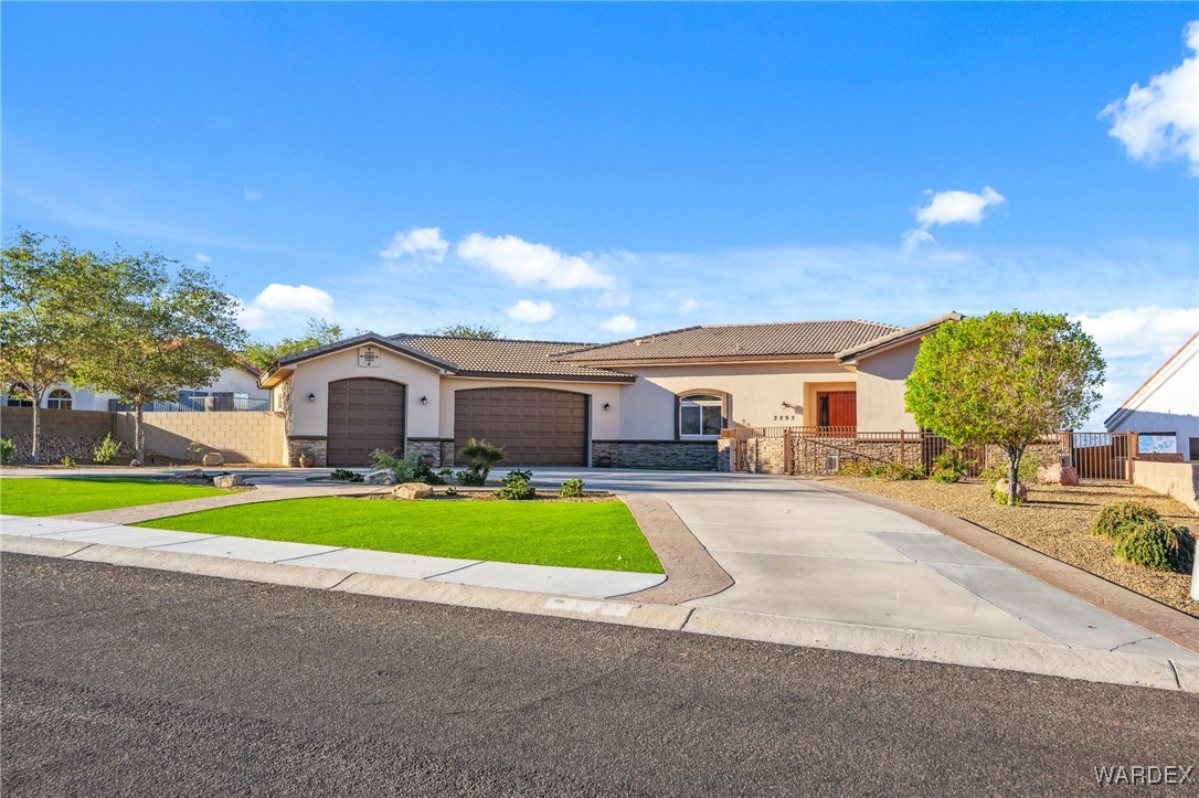 2892 Cresthill Dr.