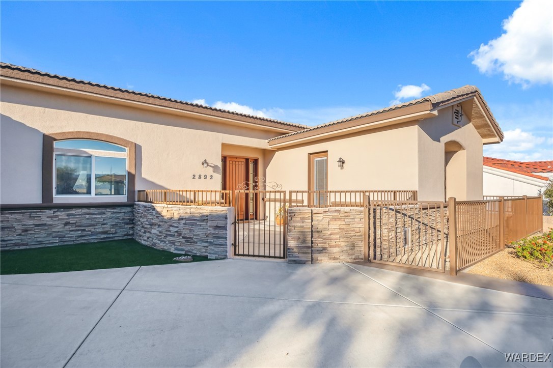 2892 Cresthill Dr.