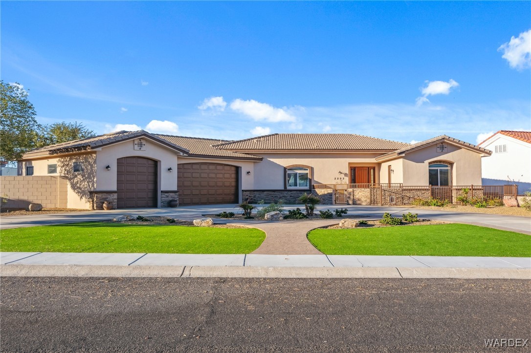 2892 Cresthill Dr.
