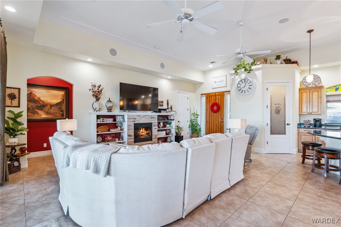 2892 Cresthill Dr.