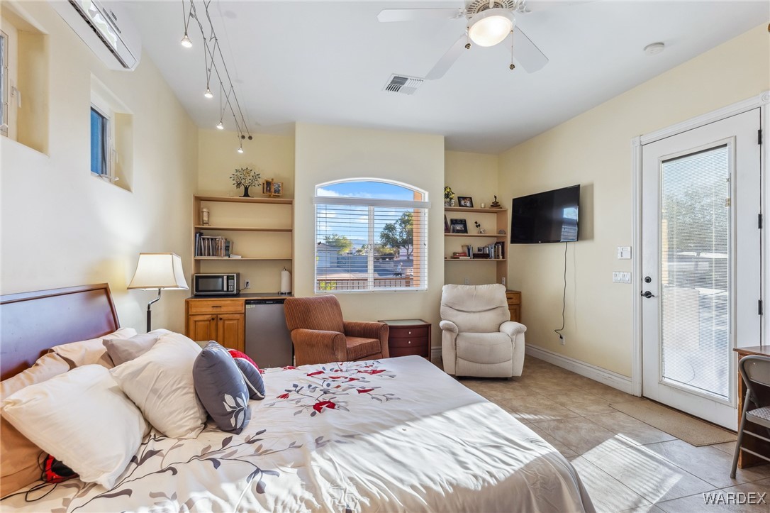 2892 Cresthill Dr.