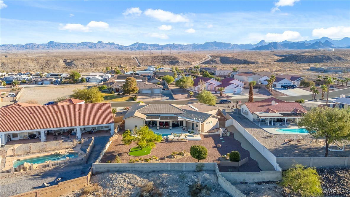 2892 Cresthill Dr.
