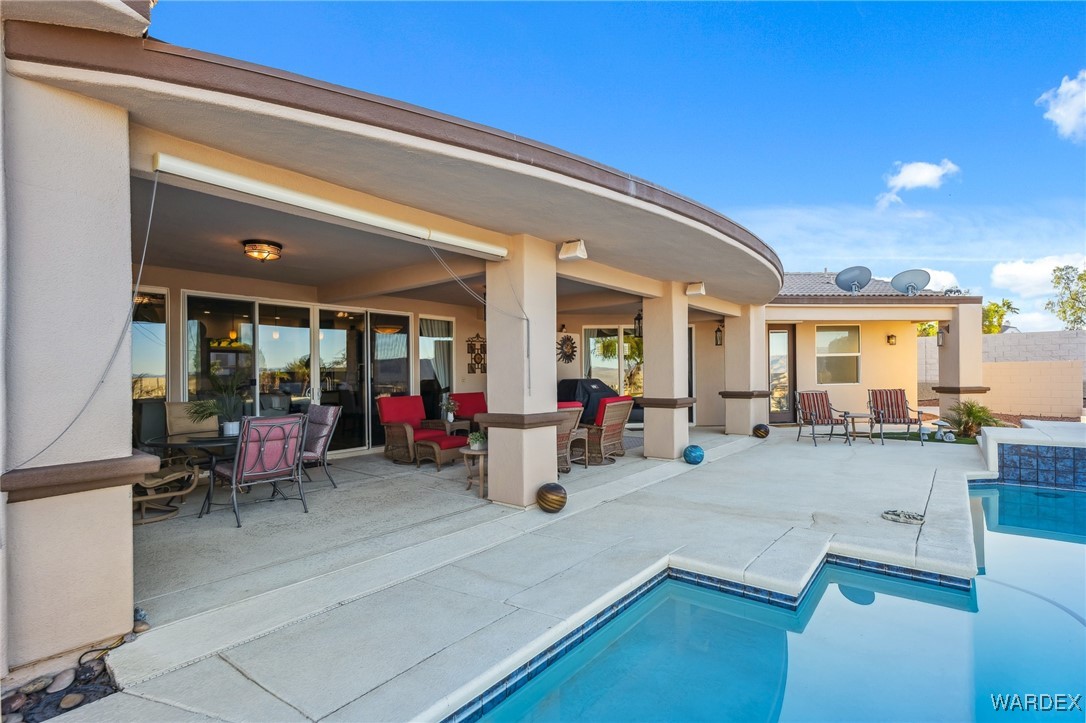 2892 Cresthill Dr.