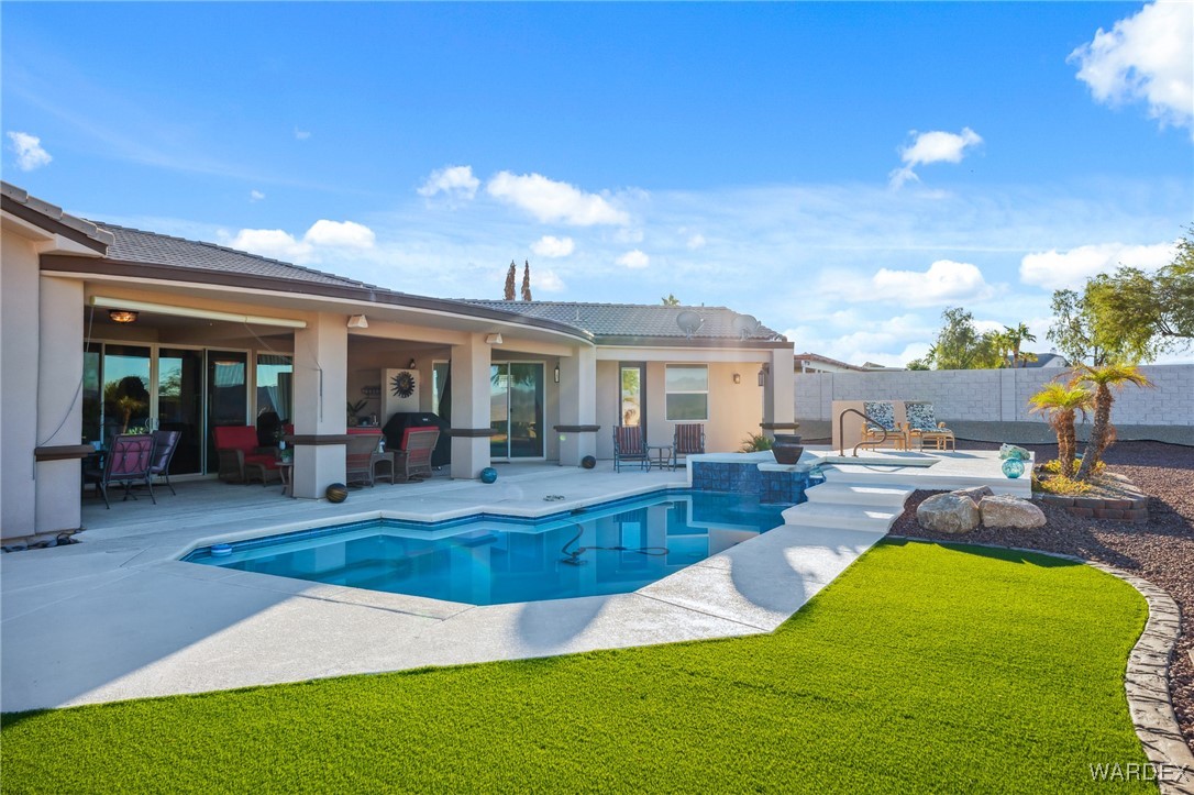 2892 Cresthill Dr.