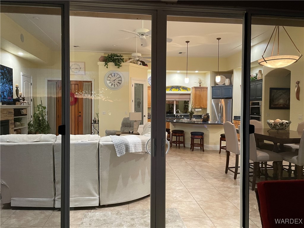 2892 Cresthill Dr.