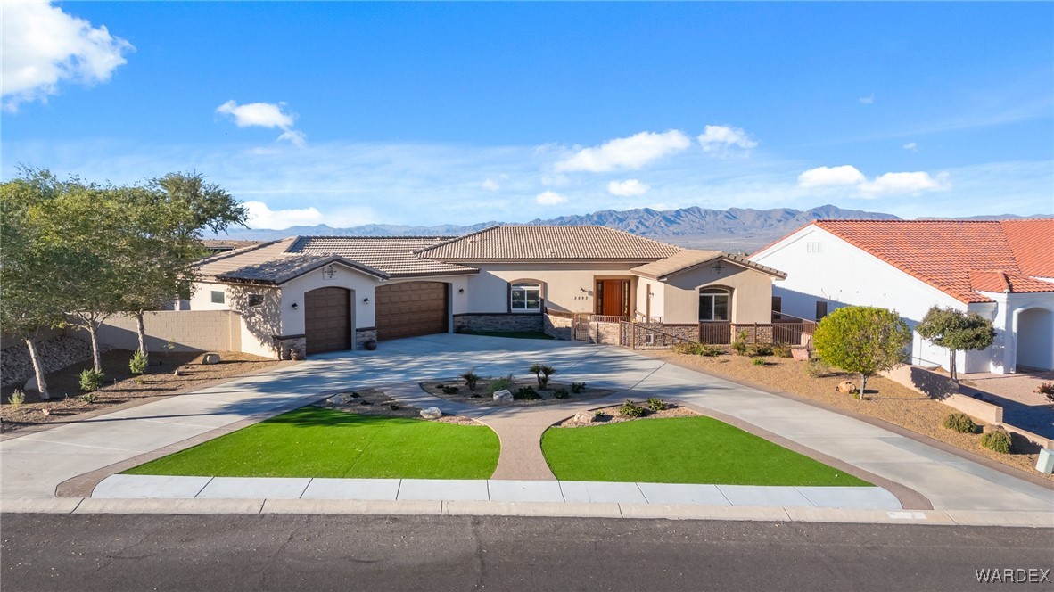 2892 Cresthill Dr.