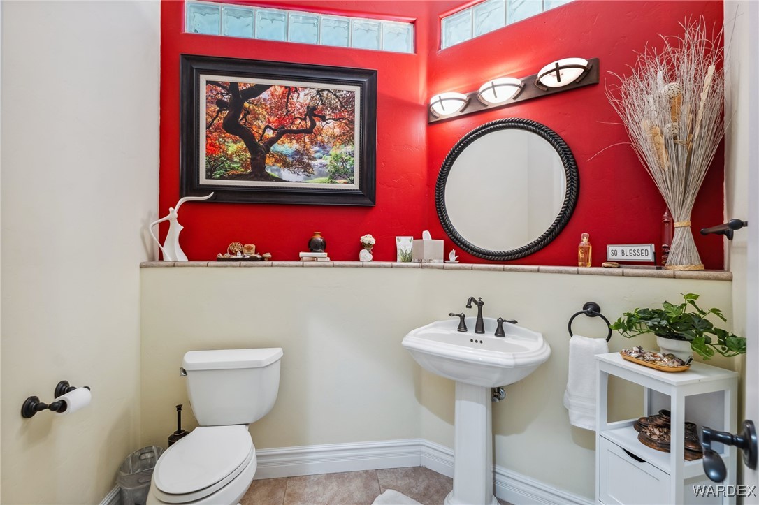 2892 Cresthill Dr.