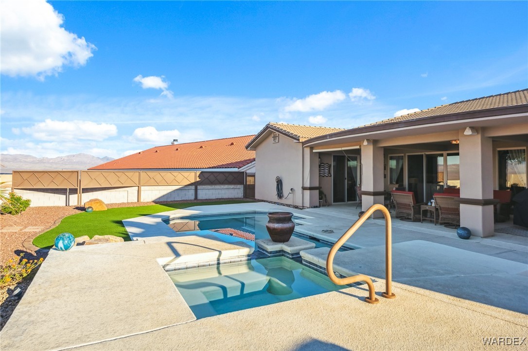2892 Cresthill Dr.