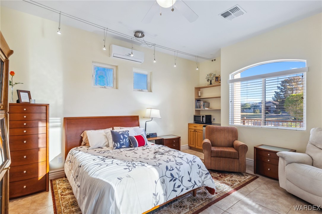 2892 Cresthill Dr.