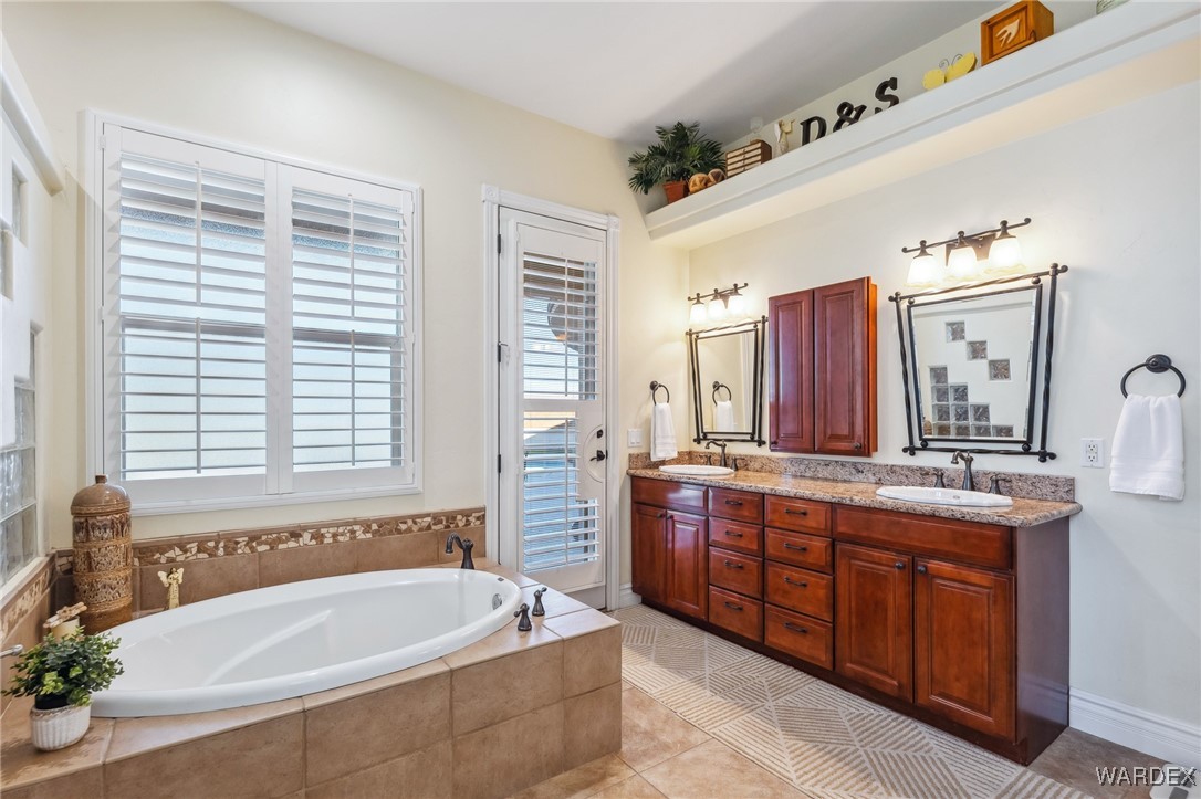 2892 Cresthill Dr.