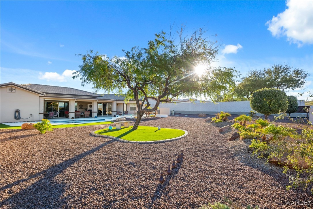 2892 Cresthill Dr.
