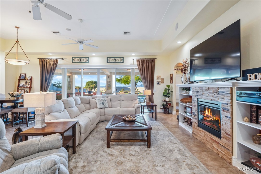 2892 Cresthill Dr.