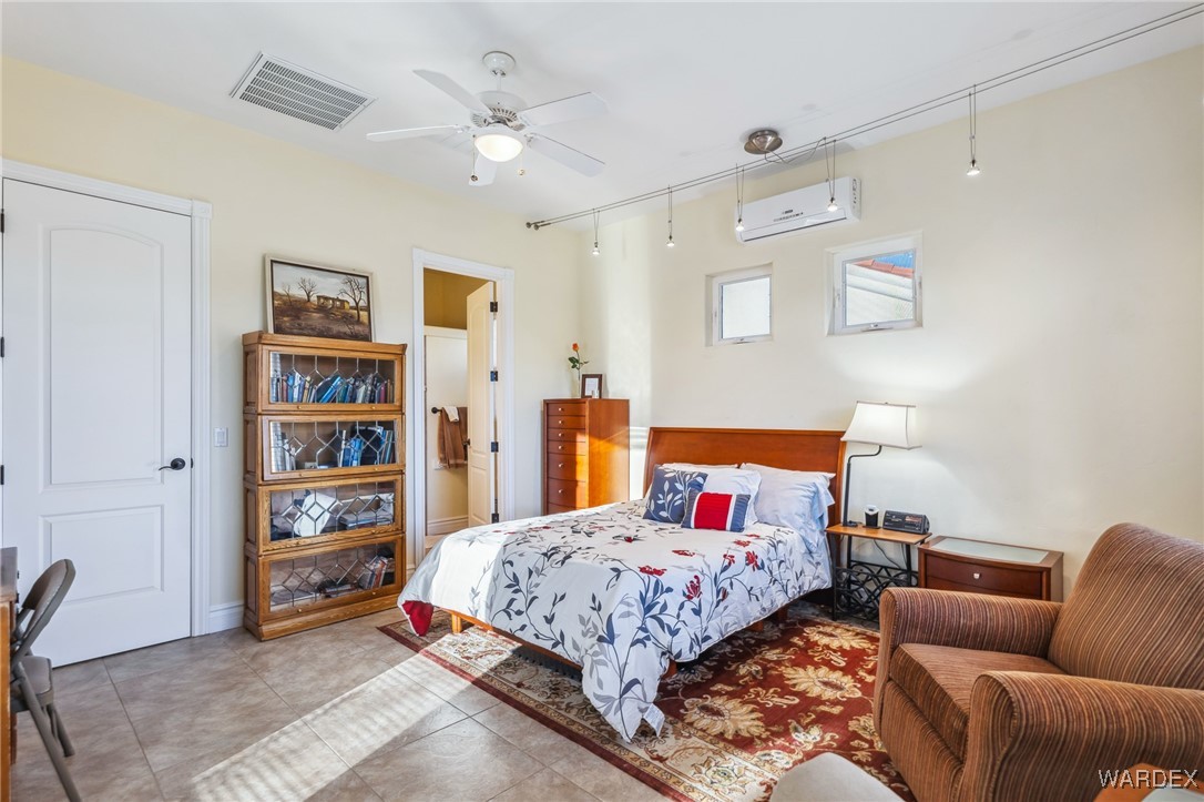 2892 Cresthill Dr.