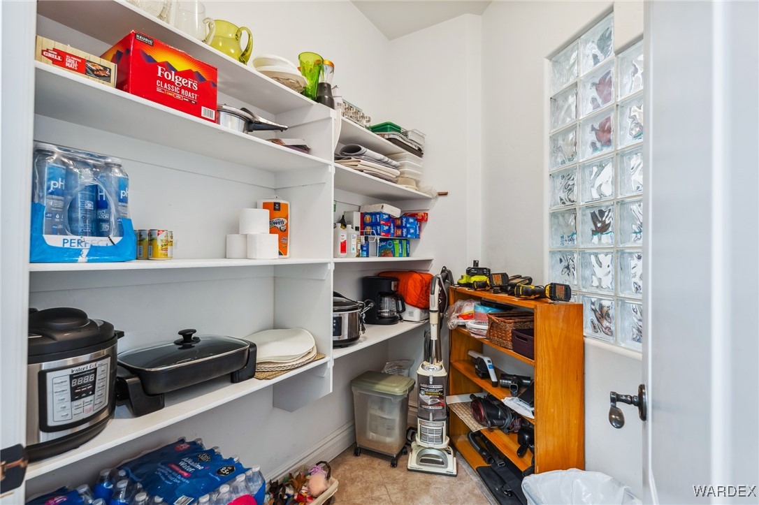 2892 Cresthill Dr.