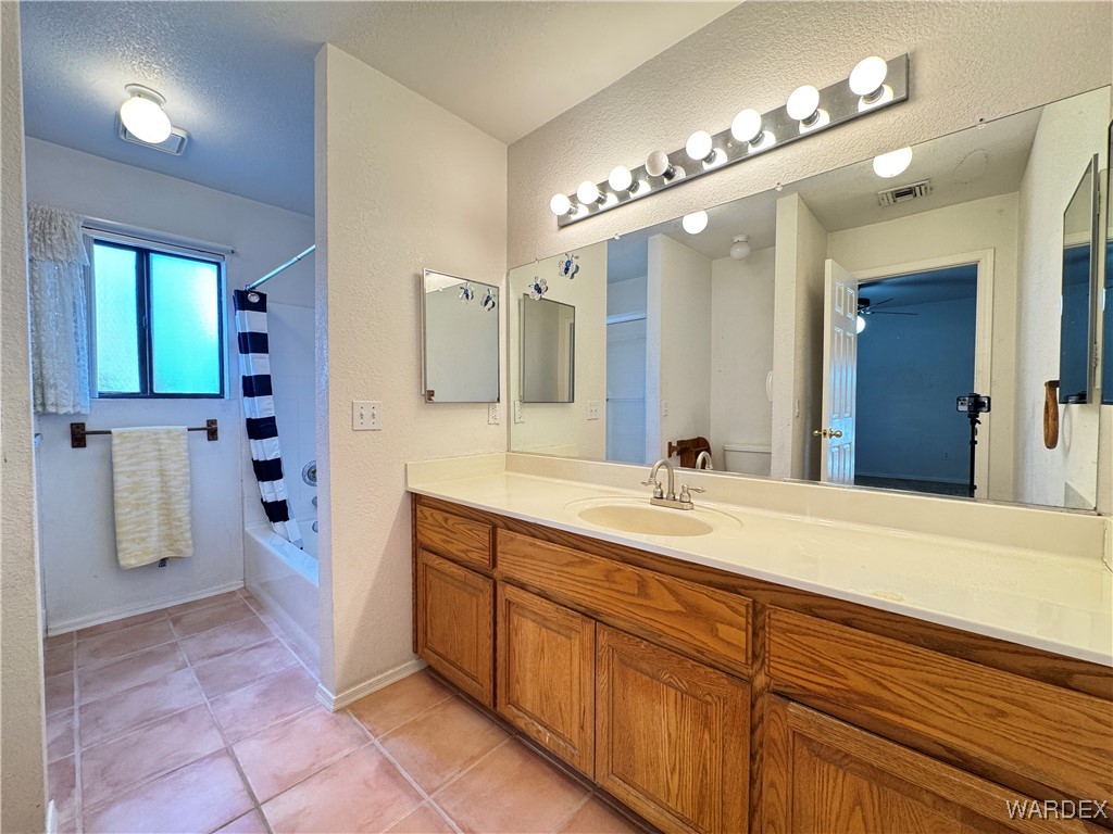2667 Country Club Drive