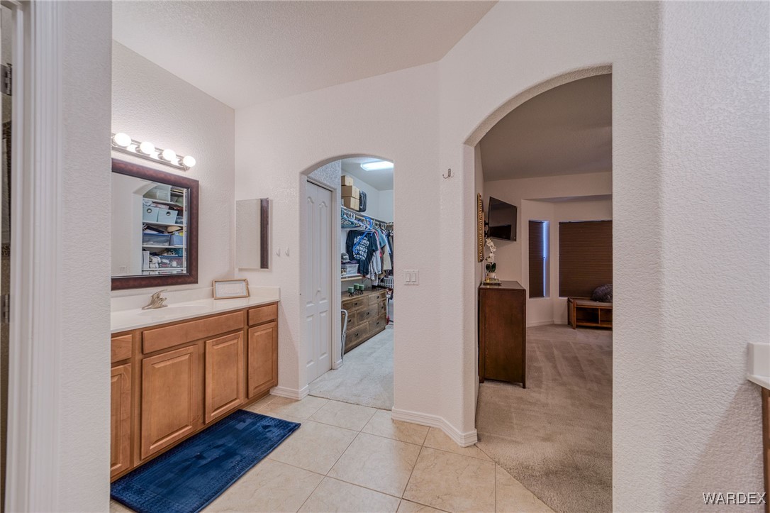 2702 Discovery Road