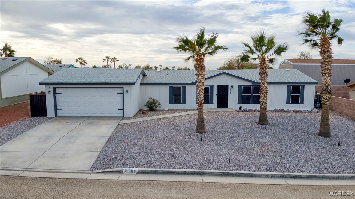 2588 E Vicki Avenue