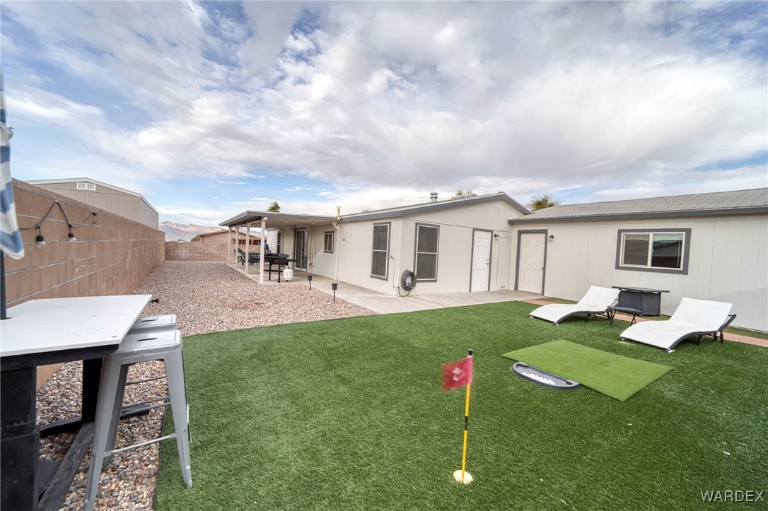 2588 E Vicki Avenue