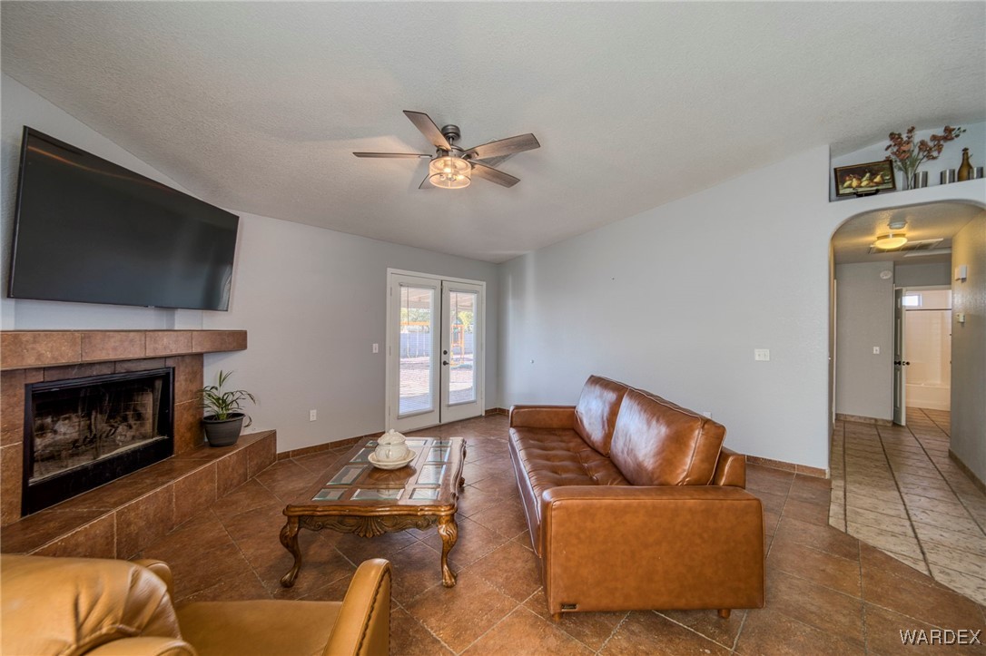 2331 E Primavera Loop