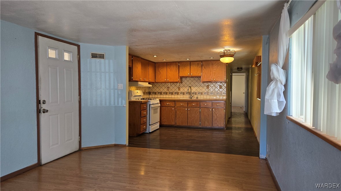 272 Riverwood Lane