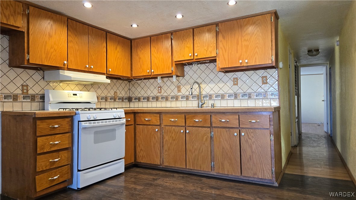 272 Riverwood Lane