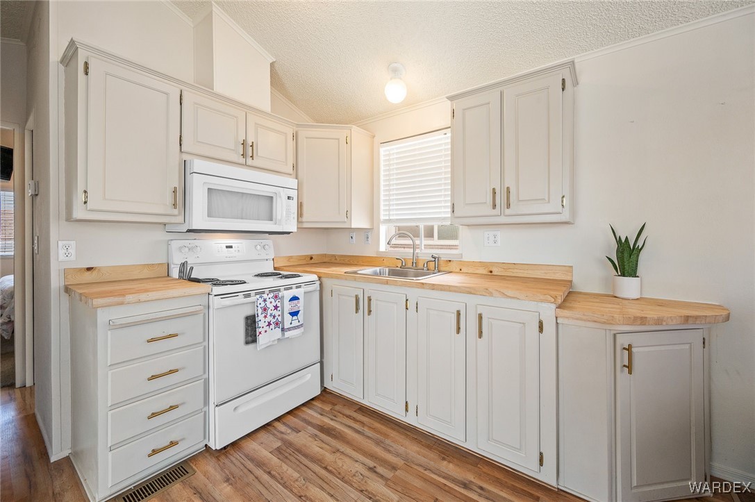 2000 Ramar Road 7
