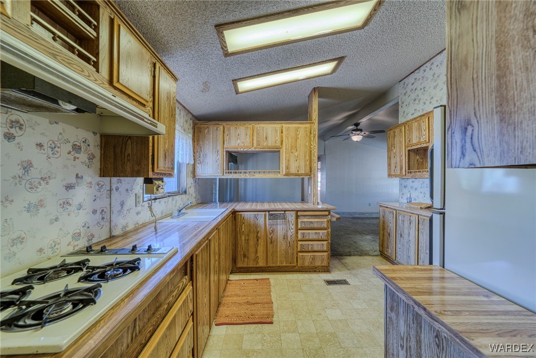 826 Swan Drive