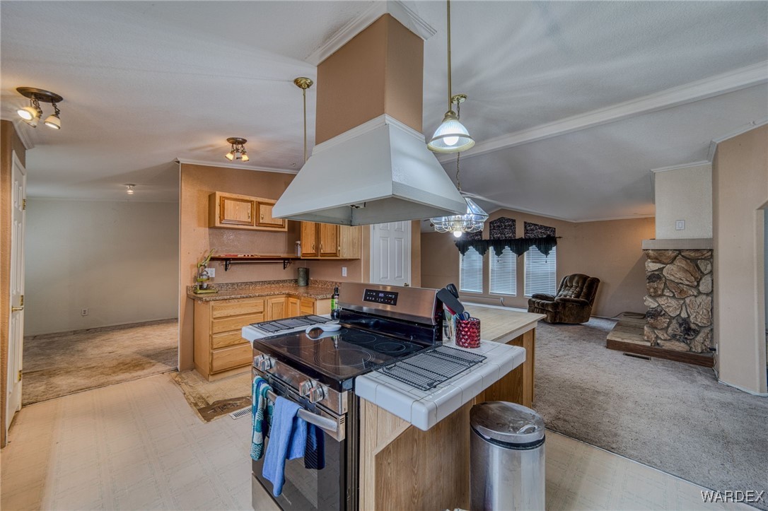 2440 E Arapaho Road