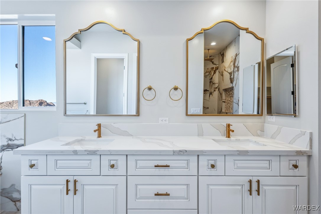 3105 Canyon De Chelly Drive