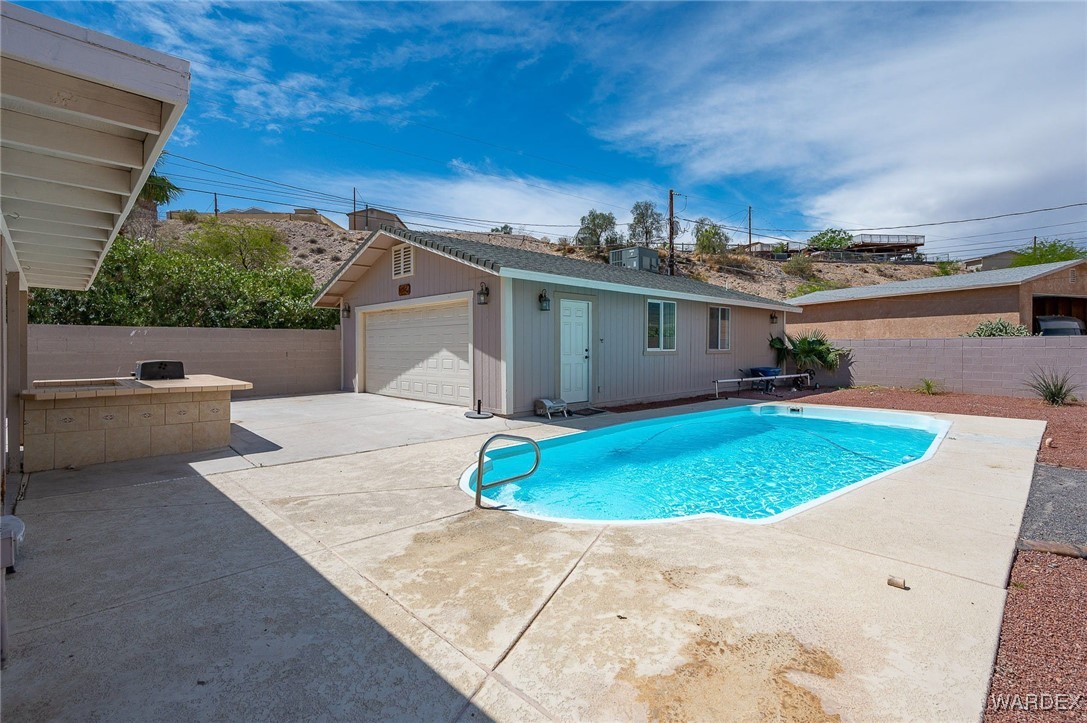 1805 Escalera Circle