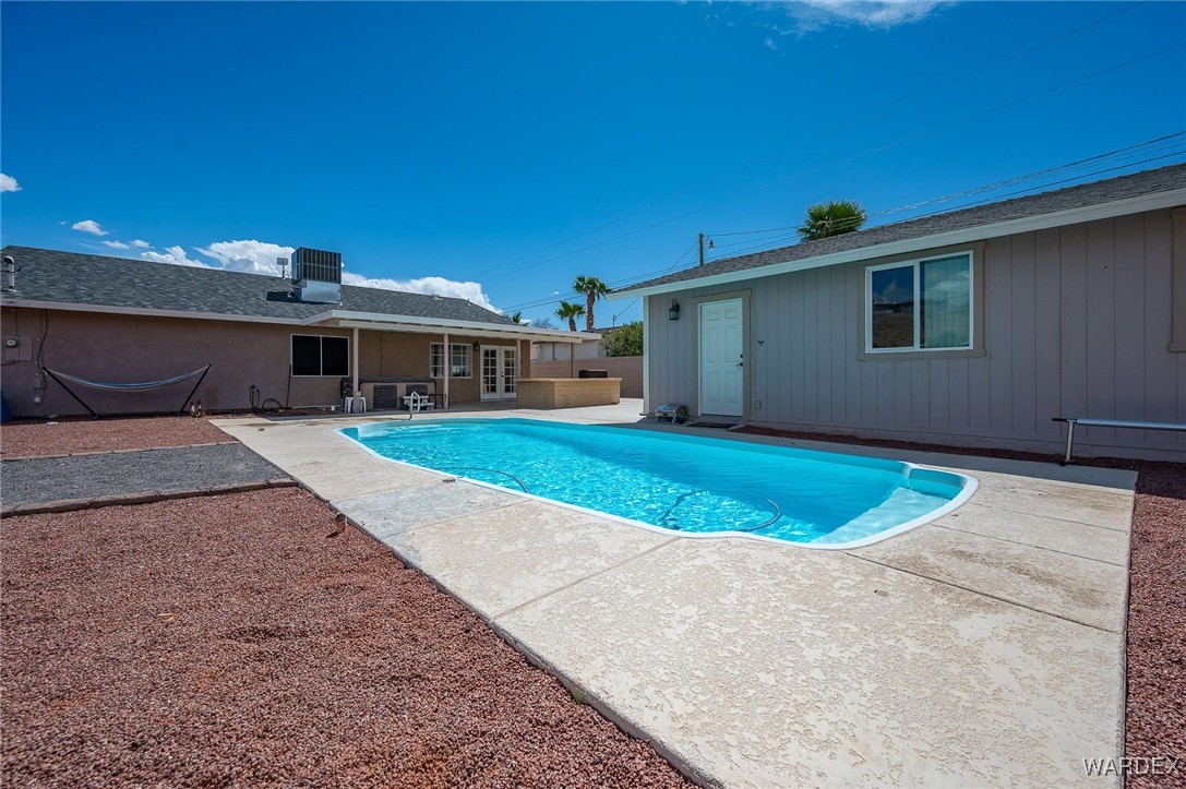 1805 Escalera Circle