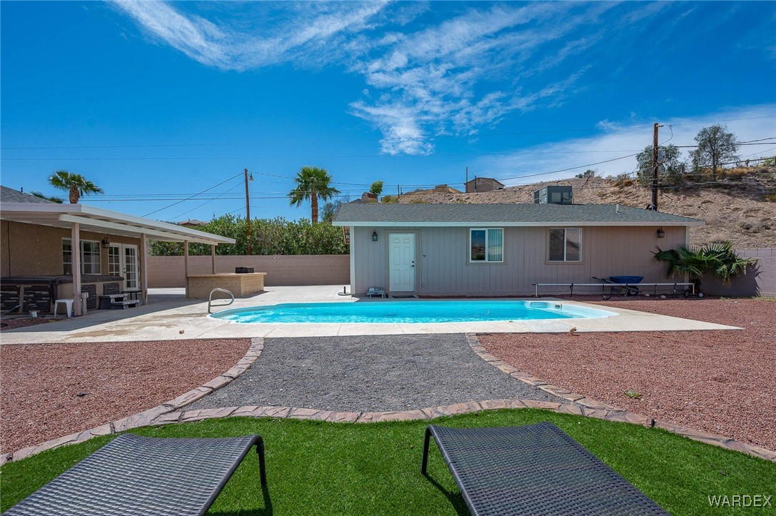1805 Escalera Circle