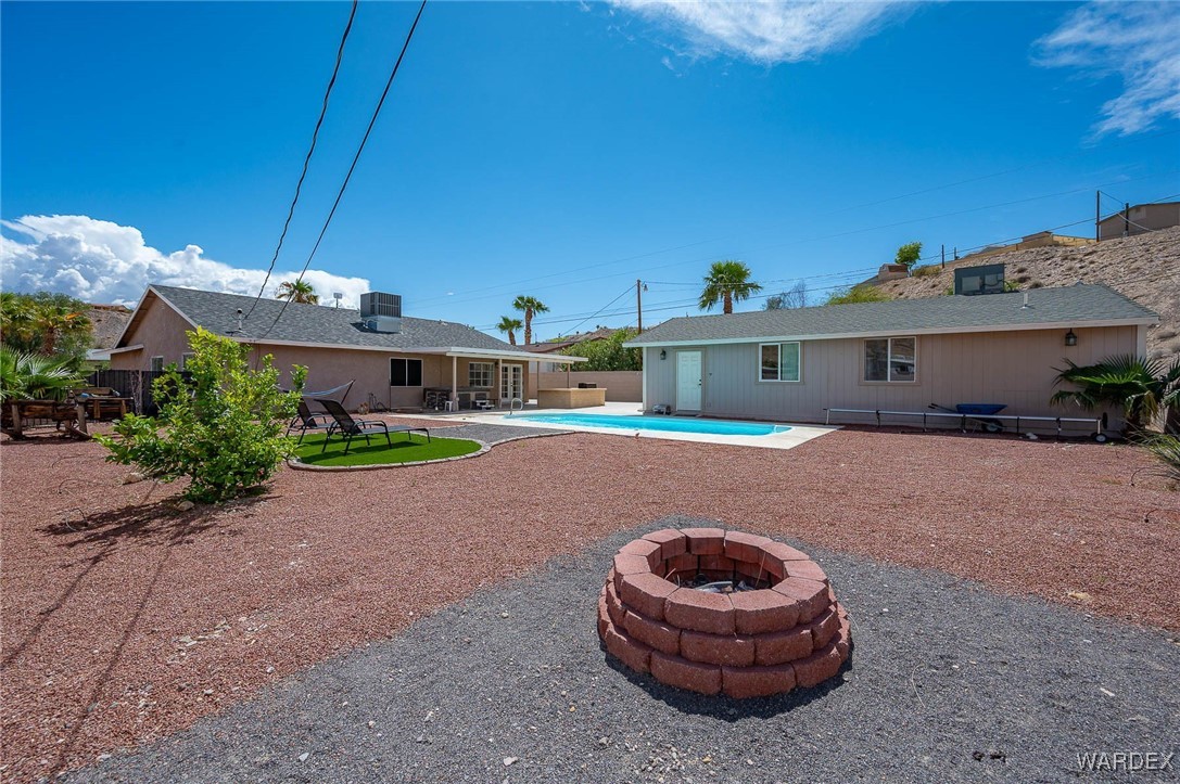 1805 Escalera Circle